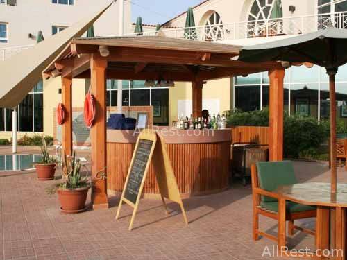 Courtyard by Marriott 14